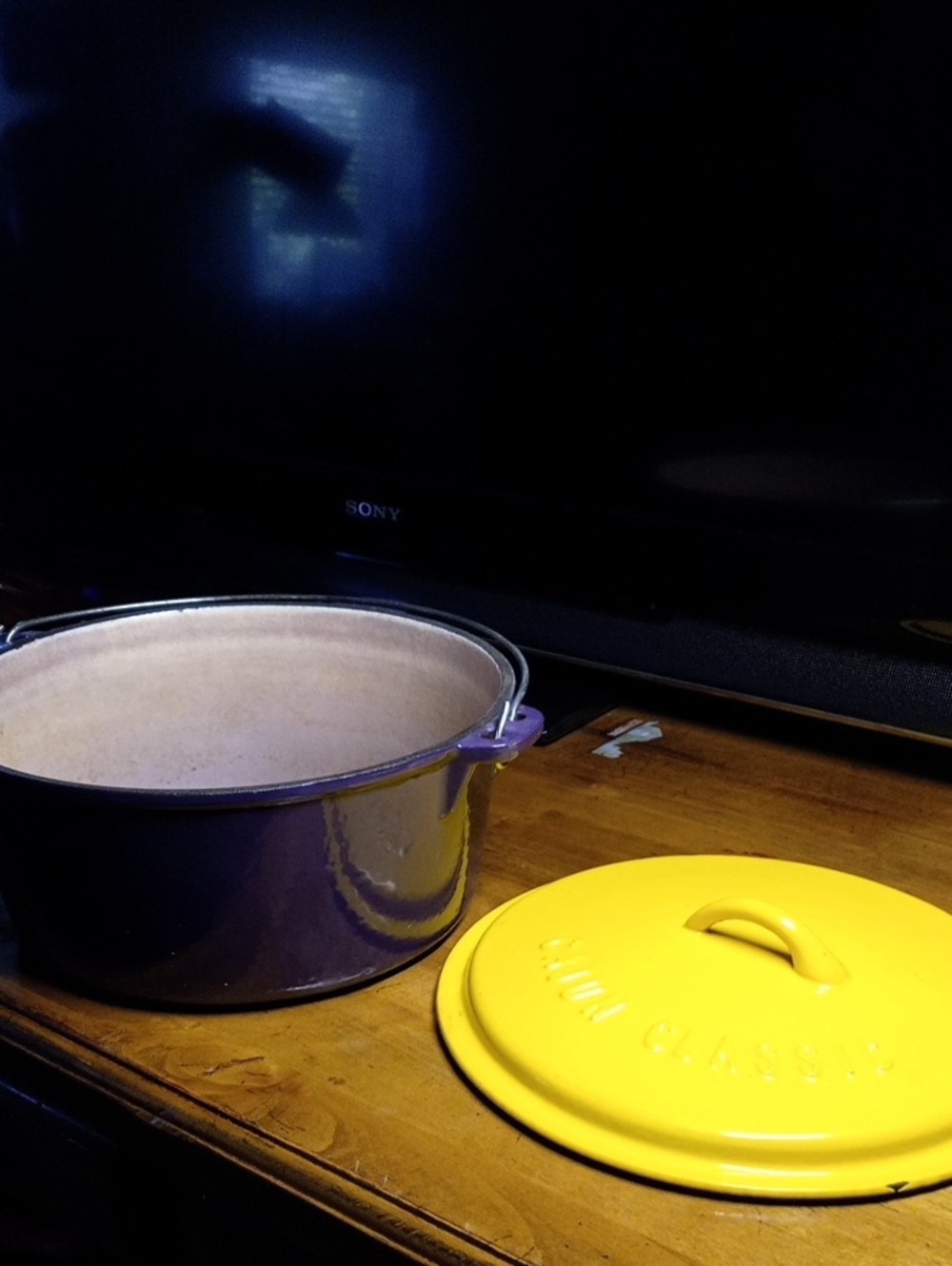 Cajun Classic Yellow Cast Iron Dutch Oven Lid with Purple Pot - Home Kitchen